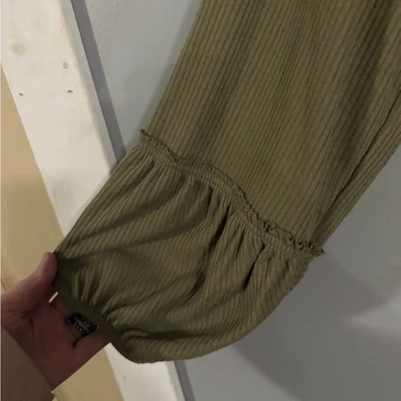 Elegant Olive Blouse with Button Detail - Picture 2 of 5